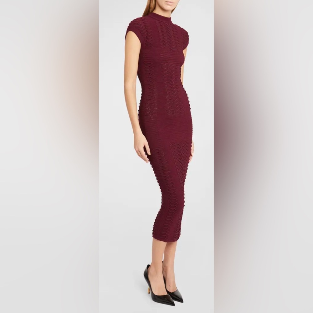NWOT Out of stock BALMAIN 3D Chevron Knit Dress size 42 IT, bourdeaux oxblood
